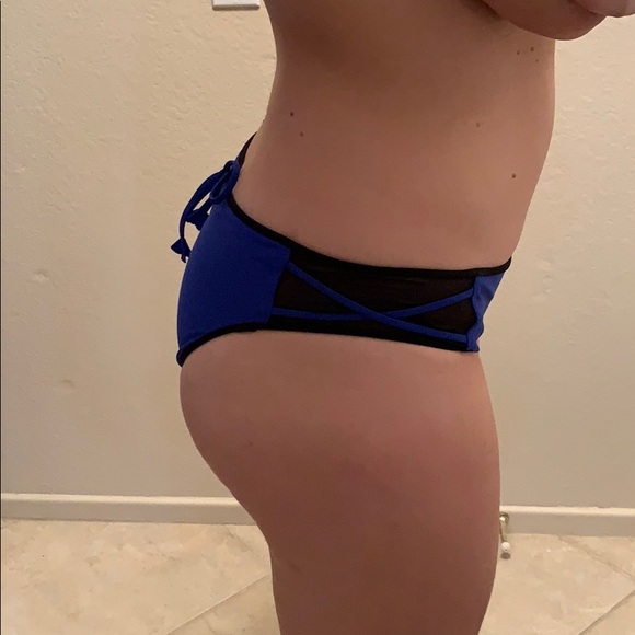 lululemon swim bottoms, size 6 - Picture 2 of 3